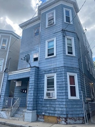 196 Poplar St, Chelsea, MA 02150 exterior