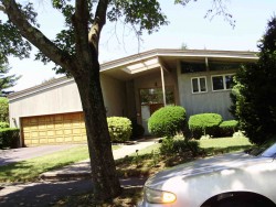 15 Esty Farm Rd, Newton, MA 02459 exterior