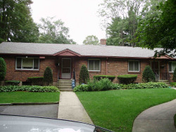16 Pamela Ct, Newton, MA 02466 exterior