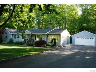 24 Millbrook Rd, Huntington, CT 06484 exterior