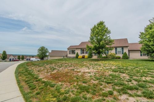 12 Mockingbird Dr, Killingly, CT 06239 exterior