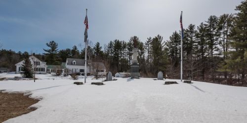 10 Monument Pl, Wilmot, NH 03287 exterior
