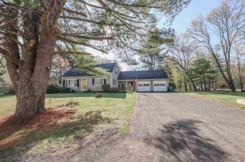 12 Maple Knoll Dr, Hollis, NH 03049 exterior