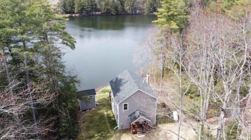195 Chestnut Pond Rd, Epsom, NH 03234 exterior
