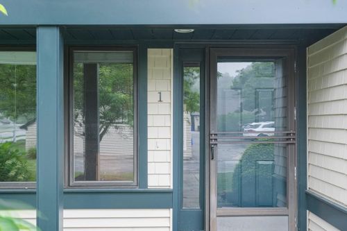1 Pendleton Pl, Narragansett, RI 02882 exterior