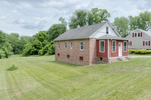 312 Montgomery St, Chicopee, MA 01020 exterior