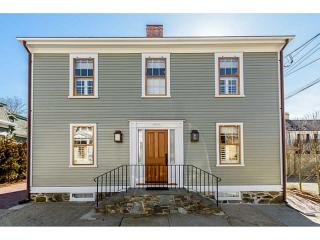 42 Walnut St, Middletown, RI 02840 exterior