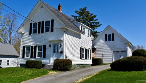 262 Main St, Pittsfield, ME 04967 exterior