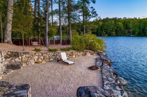 41 Keewaydin Rd, Center Harbor, NH 03226 exterior