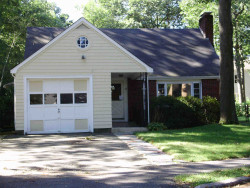 14 Parmenter Ter, Newton, MA 02465 exterior