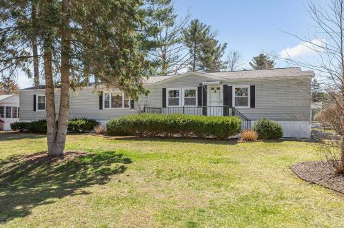 57 White Pine Dr, Hollis, NH 03049 exterior