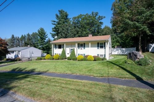 68 Crestview Dr, Holden, MA 01520 exterior