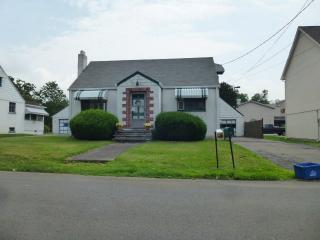 11 Venice St, Branford, CT 06405 exterior