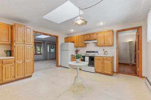 49 Giordani Ln, Sandown, NH 03873 exterior