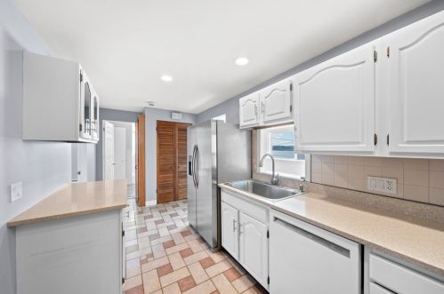 7 Dorchester St, Quincy, MA 02171 exterior