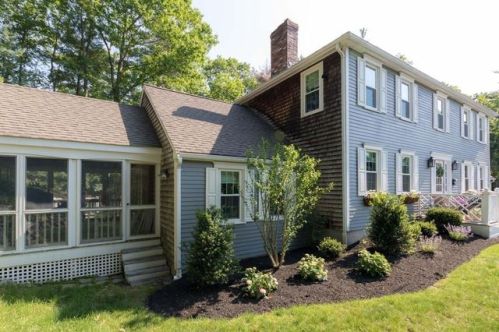 26 Heather Dr, Cohasset, MA 02025 exterior