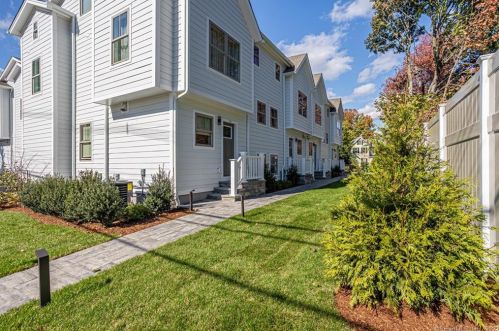 1 Howard Ave, Norwalk, CT 06855 exterior