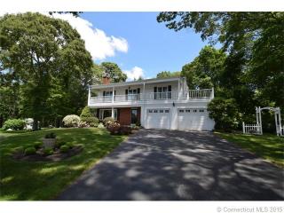 81 Hemlock Rd, Groton, CT 06340 exterior