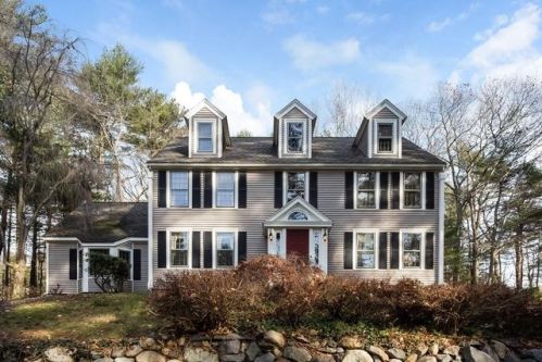 77 Meadow Brook Rd, Norwell, MA 02061 exterior