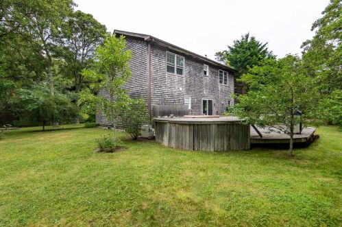 53 12Th St, Edgartown, MA 02539 exterior
