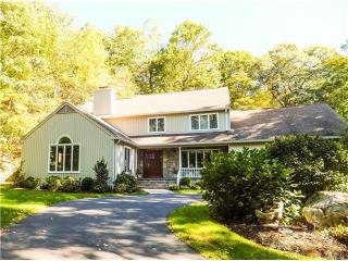 49 Shady Knoll Dr, Stamford, CT 06903 exterior