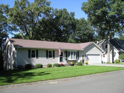 6 Dejordy Ln, Chicopee, MA 01020 exterior