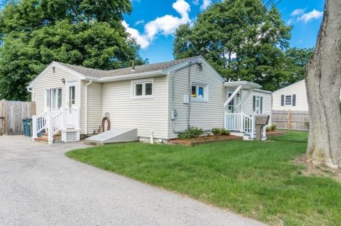 14 Country Dr, Beverly, MA 01915 exterior