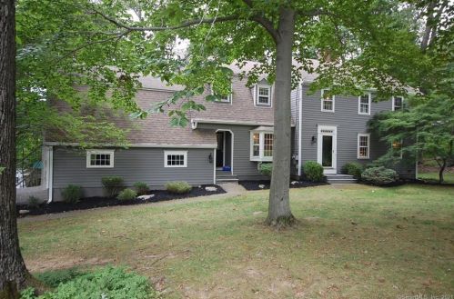 36 Revere Pl, Ridgefield, CT 06877 exterior