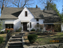 1342 Walnut St, Newton, MA 02461 exterior