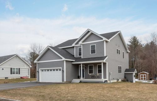 6 Goldenrod Ln, Concord, NH 03301 exterior