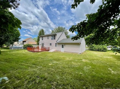 83 Bentley Dr, Manchester, CT 06042 exterior