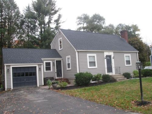 13 Selfridge Rd, Bedford, MA 01730 exterior