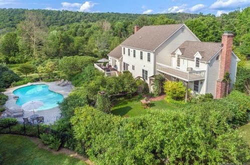 15 Sherwood Rd, Ridgefield, CT 06877 exterior