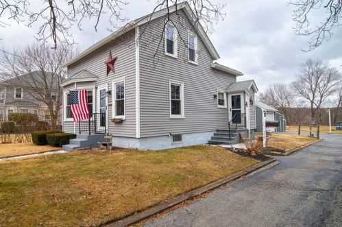 616 Manville Rd, Woonsocket, RI 02895 exterior