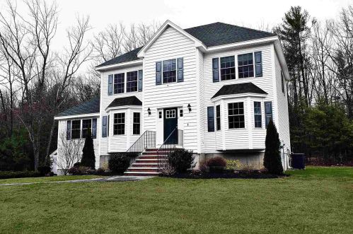 2 Village Way, Plaistow, NH 03865 exterior