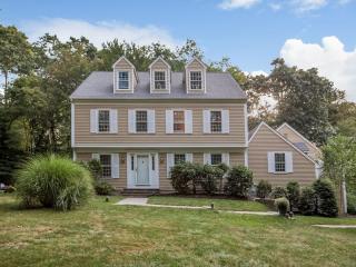 15 High Hill Cir, Madison, CT 06443 exterior