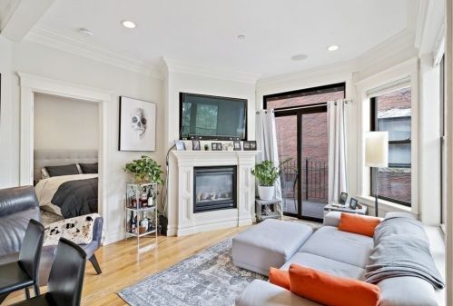 909 Beacon St, Roxbury Xing, MA 02215 exterior