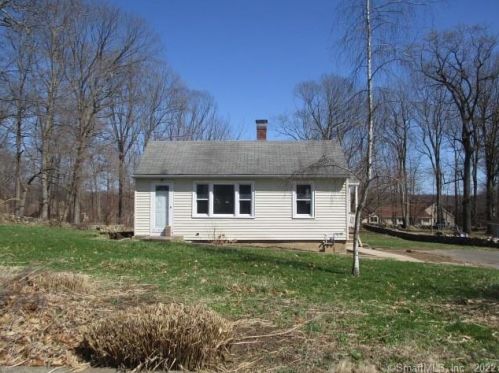 31 Oak Ln, Ansonia, CT 06401 exterior