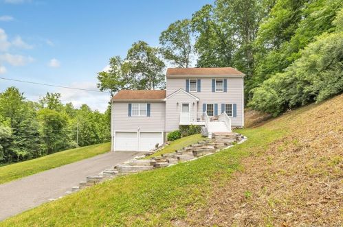32 Charles Rd, Seymour, CT 06478 exterior