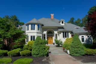 10 Chelsari Way, Hampstead, NH 03841 exterior