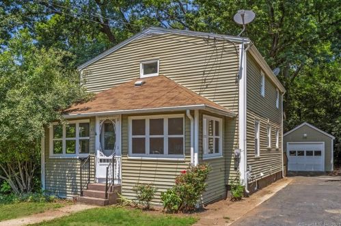 40 Prince St, Killingly, CT 06239 exterior