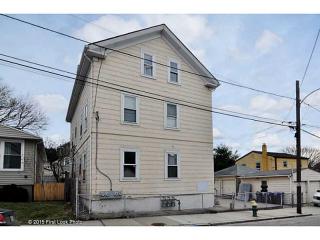 17 La Vaughn St, Providence, RI 02909 exterior