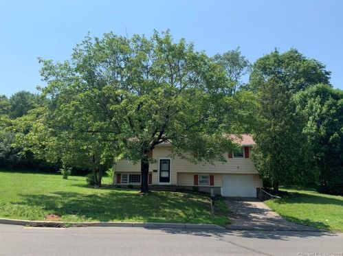 7 Highview Ter, Middletown, CT 06457 exterior