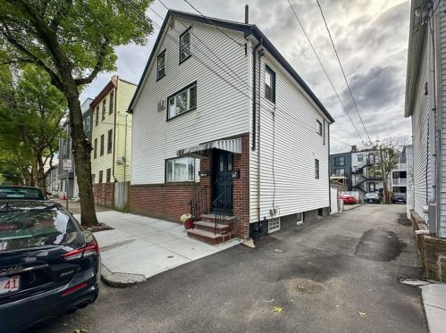 19 Everett St, Roxbury Xing, MA 02128 exterior