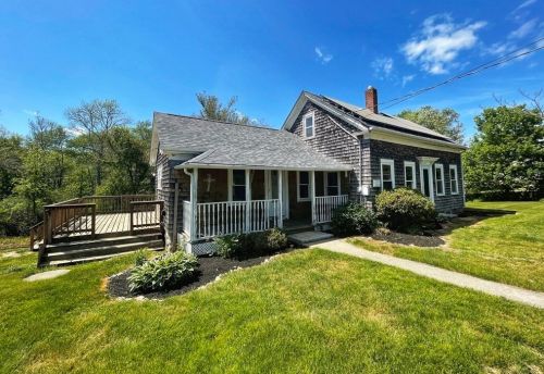 213 Main Rd, Westport, MA 02790 exterior