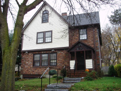 8 Vernon St, Newton, MA 02458 exterior