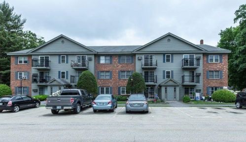 10 Saint James Pl, Nashua, NH 03062 exterior