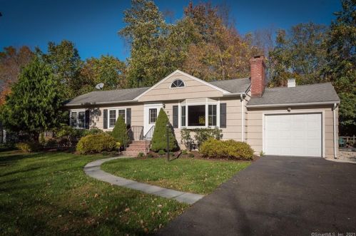 10 Overbrook Rd, Norwalk, CT 06851 exterior