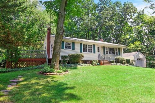 7 Adeline Dr, North Haven, CT 06473 exterior