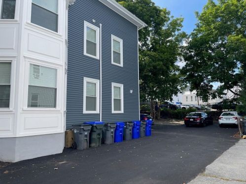 118 Pitman St, Providence, RI 02906 exterior